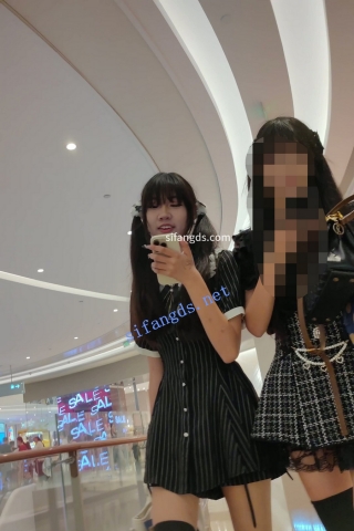 CS113【CSCD】黑色裤裙双马尾黑丝小美女逛街吃饭，白色内内
