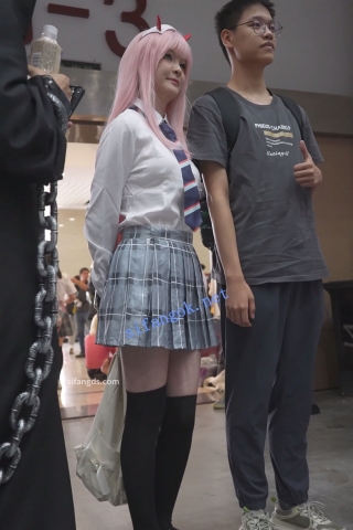 【xxn-333】制服jk02cos小姐姐..干净粉内包裹光滑白嫩翘臀